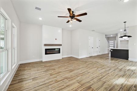 New construction Single-Family house 7911 Tower Street, Houston, TX 77088 - photo