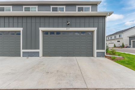 New construction Townhouse house 317 Gray Jay Court, Berthoud, CO 80513 - photo 6 6