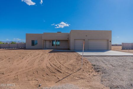 New construction Single-Family house 23012 W Peakview Road, Wittmann, AZ 85361 - photo 13 13
