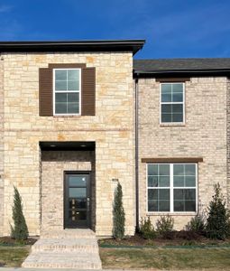 New construction Townhouse house 920 S Belt Line Road, Irving, TX 75060 - photo 0 0