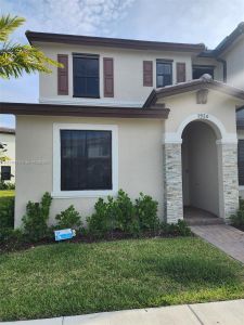 New construction Townhouse house 9920 Sw 228Th Ter, Miami, FL 33190 - photo 2 2