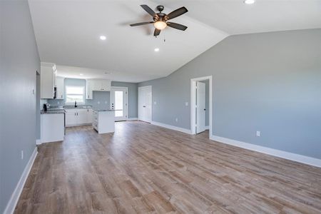 New construction Single-Family house 419 Brazier Road, Ennis, TX 75119 - photo 7 7