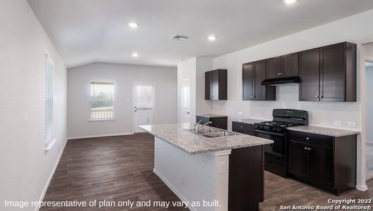 New construction Single-Family house 15538 Peppercorn Isle, Von Ormy, TX 78073 - photo 4 4