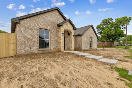 New construction Single-Family house 527 Phillips Street, Cleburne, TX 76033 - photo 3 3