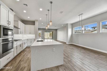 New construction Single-Family house 5518 N 194Th Avenue, Litchfield Park, AZ 85340 The Cottonwood- photo 3 3