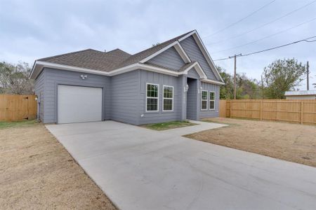 New construction Single-Family house 1010 S Smith Street, Ennis, TX 75119 - photo 2 2