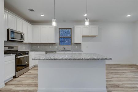 New construction Single-Family house 2425 Table Rock Drive, Texas City, TX 77568 Copperwood J- photo 17 17