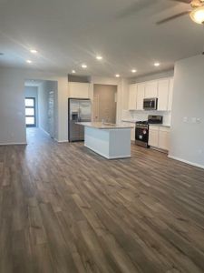 New construction Single-Family house 8372 Bristlecone Pine Way, Magnolia, TX 77354 - photo 7 7