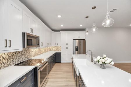 New construction Condo/Apt house 6804 Westview Drive, Unit 3408, Houston, TX 77055 - photo 0