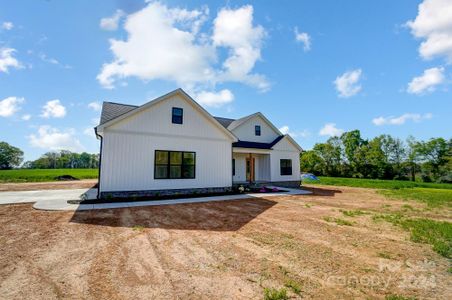 New construction Single-Family house 5422 Nc Hwy 205 Highway, Marshville, NC 28103 - photo 13 13