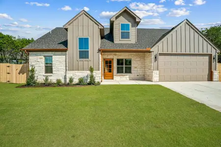 New construction Single-Family house 2801 Brazos River Drive, Granbury, TX 76048 - photo 0