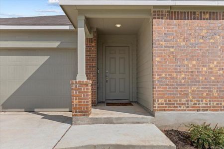 New construction Single-Family house 584 Silver Springs Bnd, Kyle, TX 78640 - photo 2 2