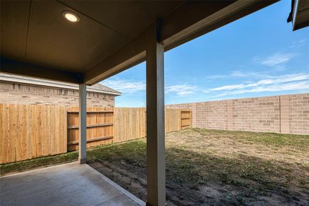 New construction Single-Family house 13218 Villa Sola Drive, Texas City, TX 77568 - photo 34 34