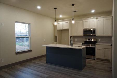 New construction Single-Family house 405 W Hull Street, Denison, TX 75020 - photo 5 5