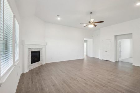 New construction Single-Family house 7410 Oakmont Avenue, Mont Belvieu, TX 77523 - photo 7 7
