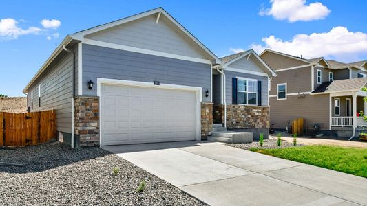 New construction Single-Family house 829 Crest St, Lochbuie, CO 80603 CHATHAM- photo 1 1