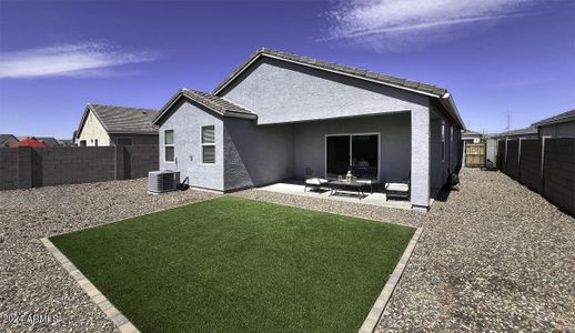 New construction Single-Family house 1363 W Highland Road, San Tan Valley, AZ 85143 - photo 16 16