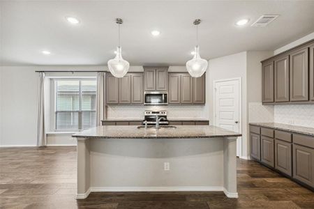 New construction Single-Family house 10008 Norway Spruce Trail, Fort Worth, TX 76036 - photo 5 5