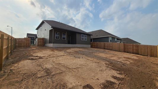 New construction Single-Family house 102 Pinyon Pine Pass, Hutto, TX 78634 Cassidy Homeplan- photo 38 38