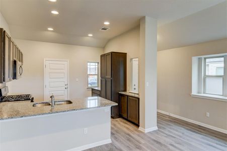 New construction Single-Family house 8169 Daisy Cutter Crossing, Georgetown, TX 78626 - photo 10 10