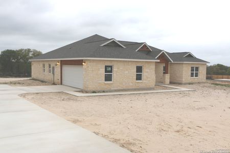 New construction Single-Family house 105 Hondo Drive, La Vernia, TX 78121 - photo 22 22