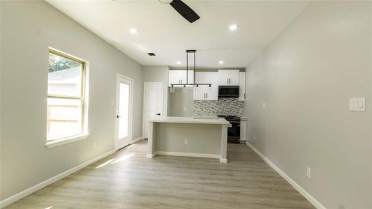 New construction Single-Family house 863 Dolly Wright Street, Houston, TX 77088 - photo 9 9