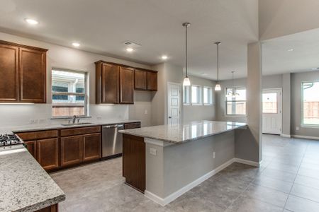 New construction Single-Family house 6205 Whitebrush Place, Fort Worth, TX 76123 - photo 11 11
