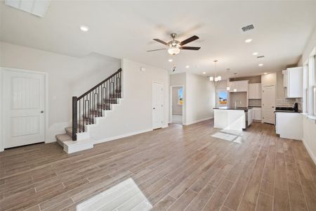 New construction Single-Family house 133 Comet Pointe Dr, Georgetown, TX 78628 - photo 5 5