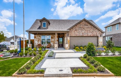 New construction Single-Family house 301 Wagon Spoke Way, Fort Worth, TX 76120 - photo 0