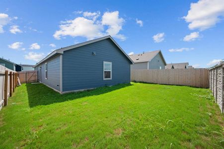 New construction Single-Family house 623 Soapstone Pass, San Marcos, TX 78666 - photo 14 14