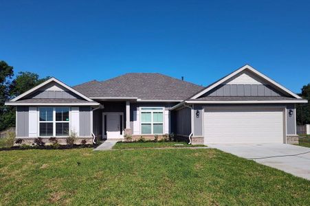 New construction Single-Family house 4 Keystone Court, Angleton, TX 77515 2300- photo 0