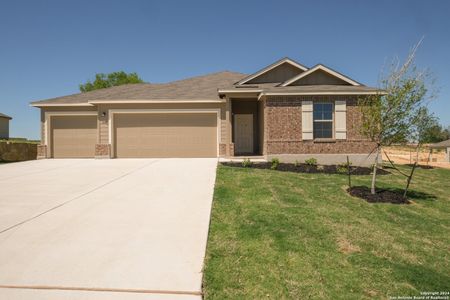 New construction Single-Family house 12311 Flatiron Way, San Antonio, TX 78002 Kingsley- photo 2 2