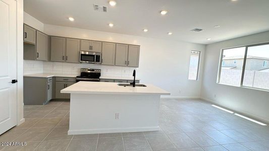 New construction Single-Family house 25279 W Hidalgo Avenue, Buckeye, AZ 85326 - photo 6 6