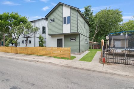 New construction Single-Family house 203 Obregon St, San Antonio, TX 78207 - photo 0