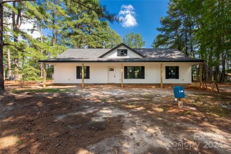 New construction Single-Family house 1452 Ole Cambridge Circle, Clover, SC 29710 - photo 0