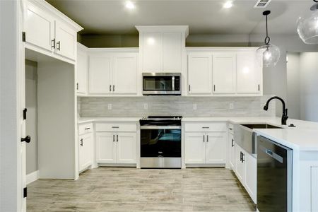 New construction Townhouse house 254 Legacy Boulevard, Weatherford, TX 76086 - photo 5 5