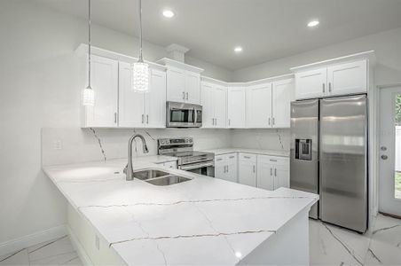 New construction Single-Family house 2421 E 29Th Avenue, Tampa, FL 33605 - photo 4 4