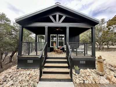 New construction Single-Family house 709 Mountain Creek Trail, Boerne, TX 78006 - photo 2 2