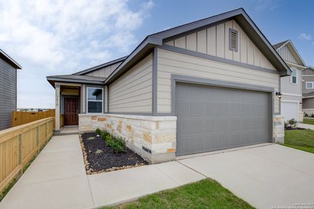 New construction Single-Family house 1410 Prynne Street, New Braunfels, TX 78130 Fresno - 1521- photo