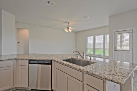 New construction Single-Family house 12002 Champions Forest Drive, Mont Belvieu, TX 77535 - photo 9 9