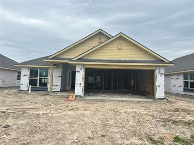 New construction Single-Family house 7 Greenbriar Loop, Angleton, TX 77515 1820- photo 1 1