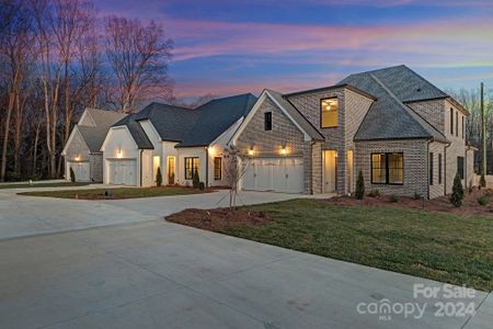 New construction Single-Family house 8159 Fairview Road, Unit 10, Charlotte, NC 28226 - photo 38 38