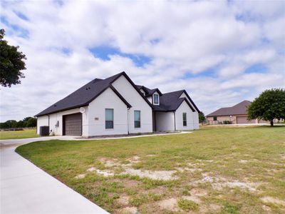 New construction Single-Family house 731 County Road 4764, Boyd, TX 76023 - photo 2 2