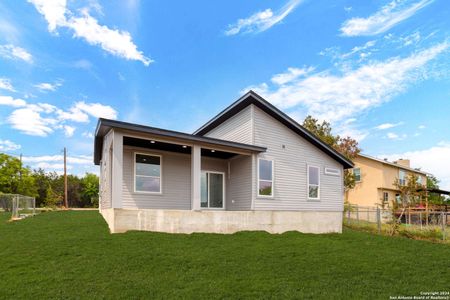 New construction Single-Family house 866 Live Oak, Spring Branch, TX 78070 - photo 24 24