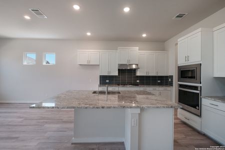 New construction Single-Family house 2240 Sur Avenue, New Braunfels, TX 78132 - photo 20 20