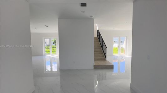 New construction Single-Family house 3562 Forest View Circle, Fort Lauderdale, FL 33312 - photo 28 28
