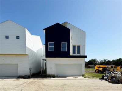 New construction Single-Family house 112 Tolima Dove Street, Houston, TX 77018 - photo 0 0