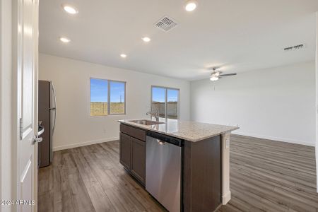 New construction Single-Family house 648 W Crowned Dove Trail, Casa Grande, AZ 85122 - photo 4 4