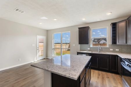 New construction Single-Family house 3206 Ladera Creek, Conroe, TX 77301 - photo 5 5