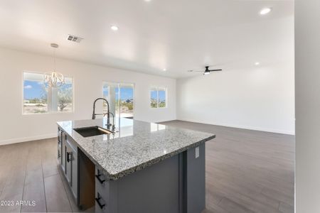 New construction Single-Family house 3354 W Judd Road, San Tan Valley, AZ 85144 - photo 10 10